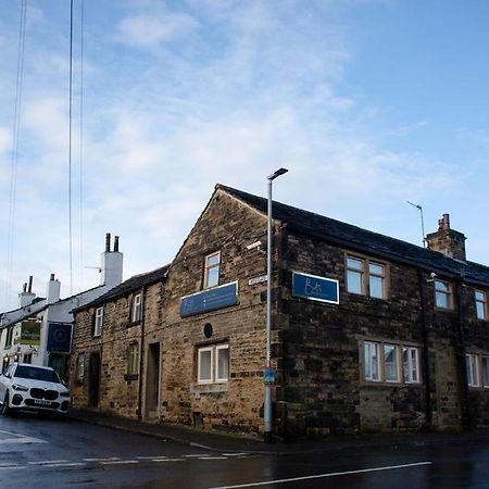 Bert'S Rooms At The Black Horse Inn Brighouse Bagian luar foto