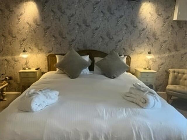 Bert'S Rooms At The Black Horse Inn Brighouse Bagian luar foto